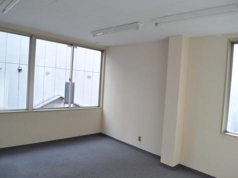 ����ӥ� 3����¦