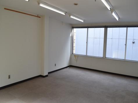 新居ビル 4階東側