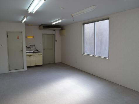 ����ӥ� 4����¦