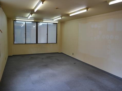 新居ビル 3階西側