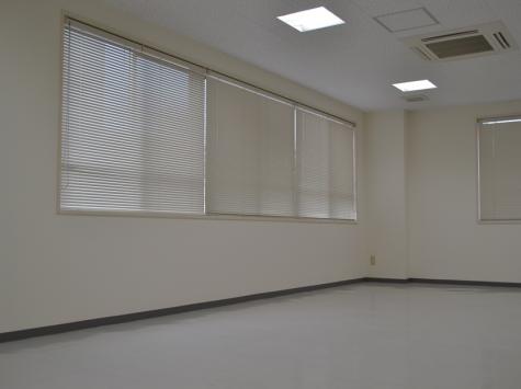 ��2���Υӥ� 301��