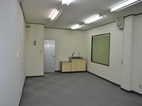 ӥ 303