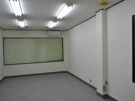 ӥ 305